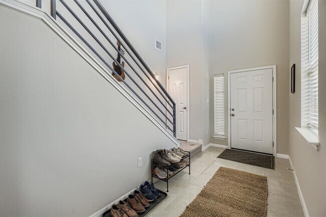Building Photo - 11914 Ledger Dr