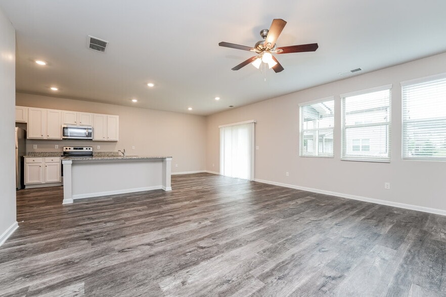 Building Photo - 238 Hamilton Pointe Dr