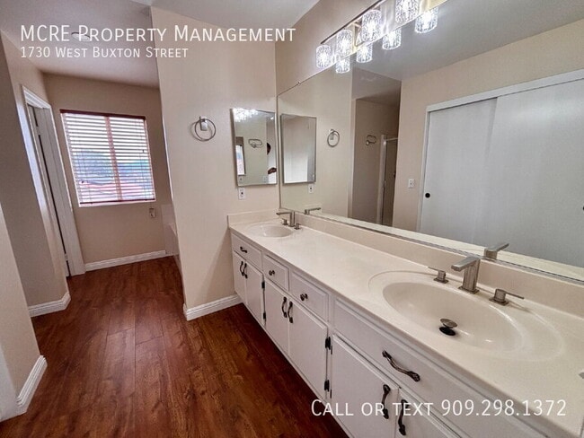 Building Photo - 1730 W Buxton St