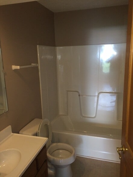 Building Photo - 1001 Marcus Ct