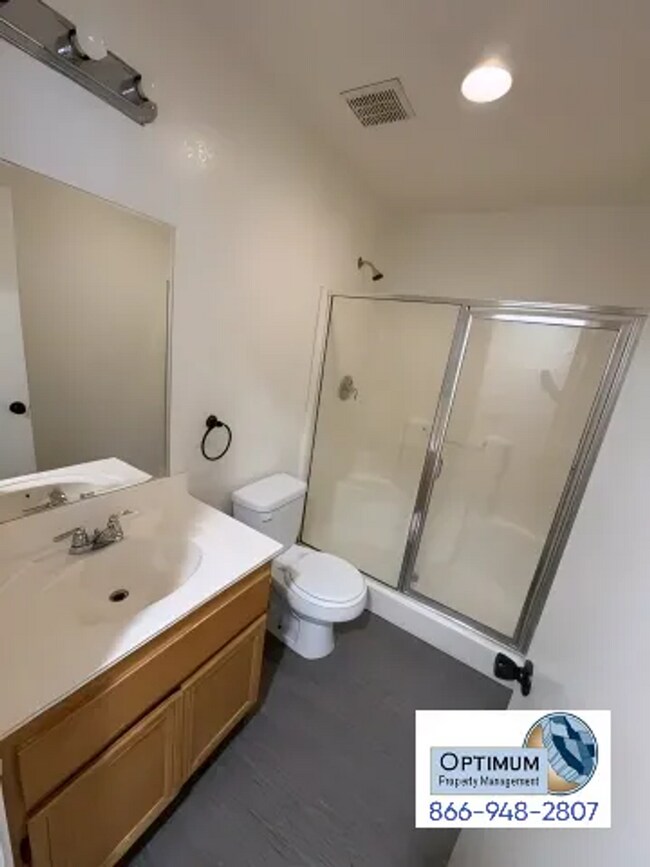 Building Photo - Spacious 5-Bedroom, 3-Bathroom Home with Loft in Victorville