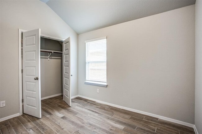Building Photo - 225 Trailside Ln