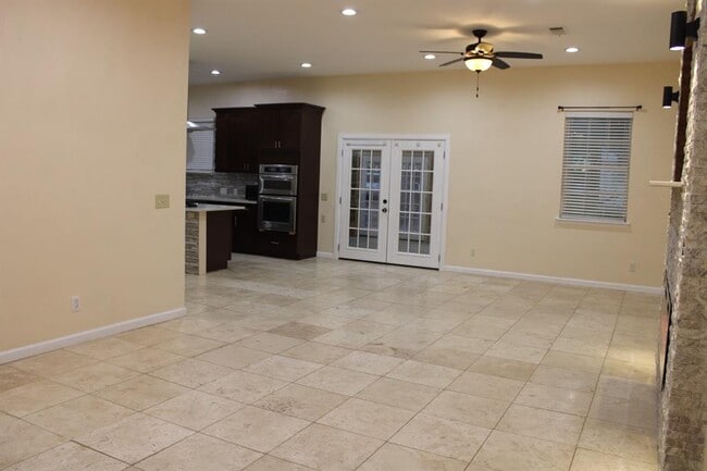 Building Photo - 975 State Hwy 95