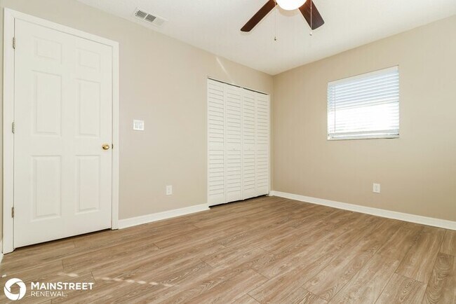 Building Photo - 1411 Cromwell Dr, Tarpon Springs, FL 34689