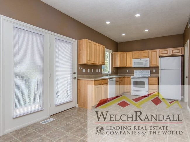 Building Photo - Comfort Meets Style: 2 Bed, 1.5 Bath Herri...