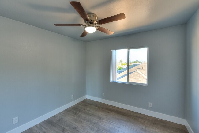 Building Photo - 4286 S Hobart Blvd