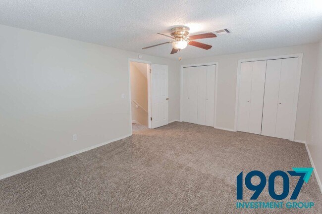 Building Photo - 1201 Kings Ct