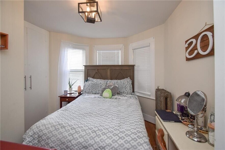 Building Photo - 16 Vaughan Ave