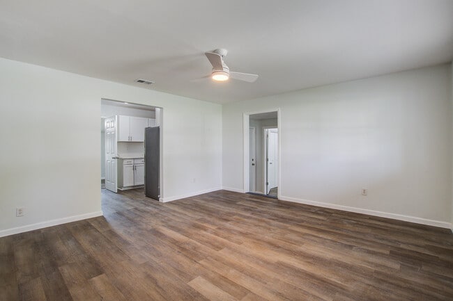 Building Photo - 2325 Elegans Dr