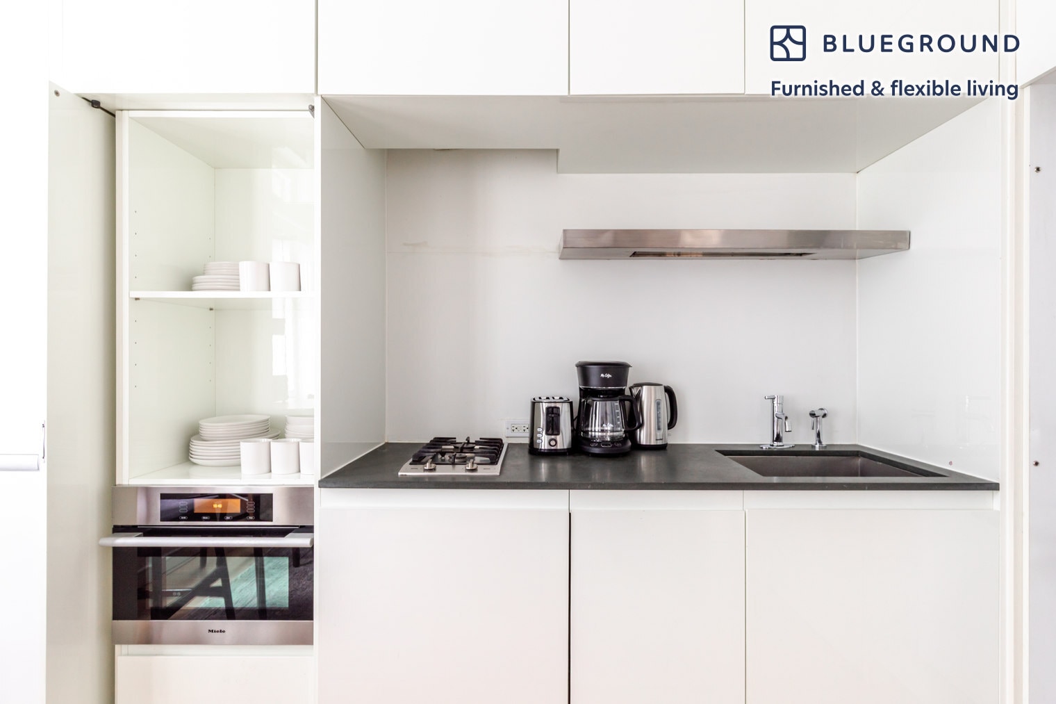 Building Photo - 70 W 45th St