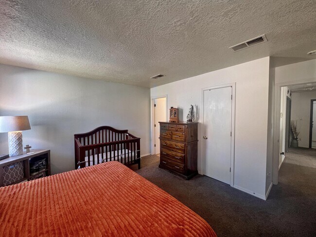 Building Photo - 6148 Malpais Park Ave NW