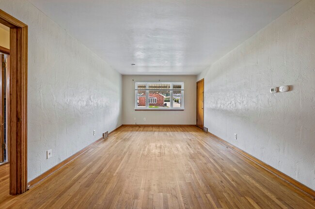 Building Photo - 1441 Lincoln Way
