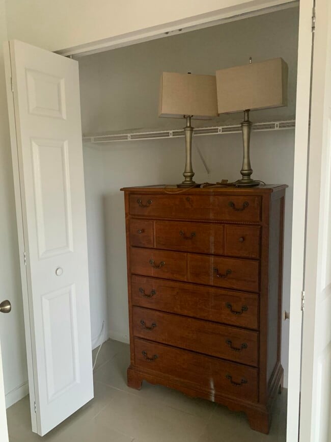 Building Photo - 7 Suffolk A