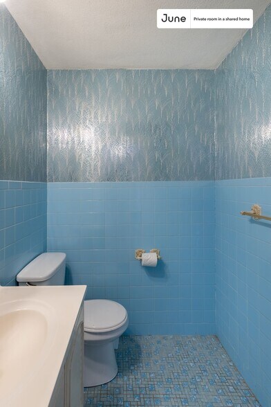 Building Photo - Room in Shared 6 bed/1.5 bath home