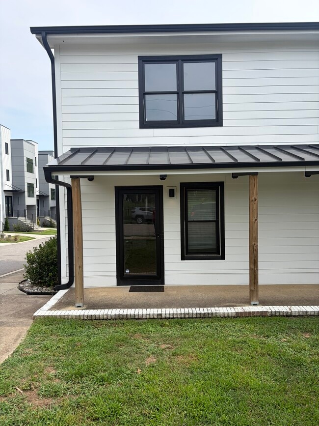 Building Photo - 526 E Hargett St
