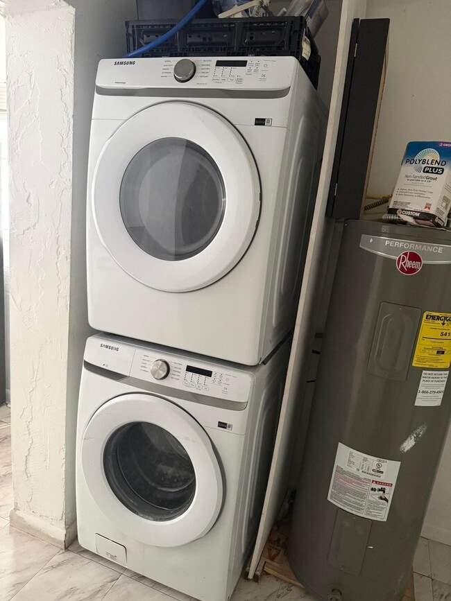 Building Photo - 6315 SW 32nd St