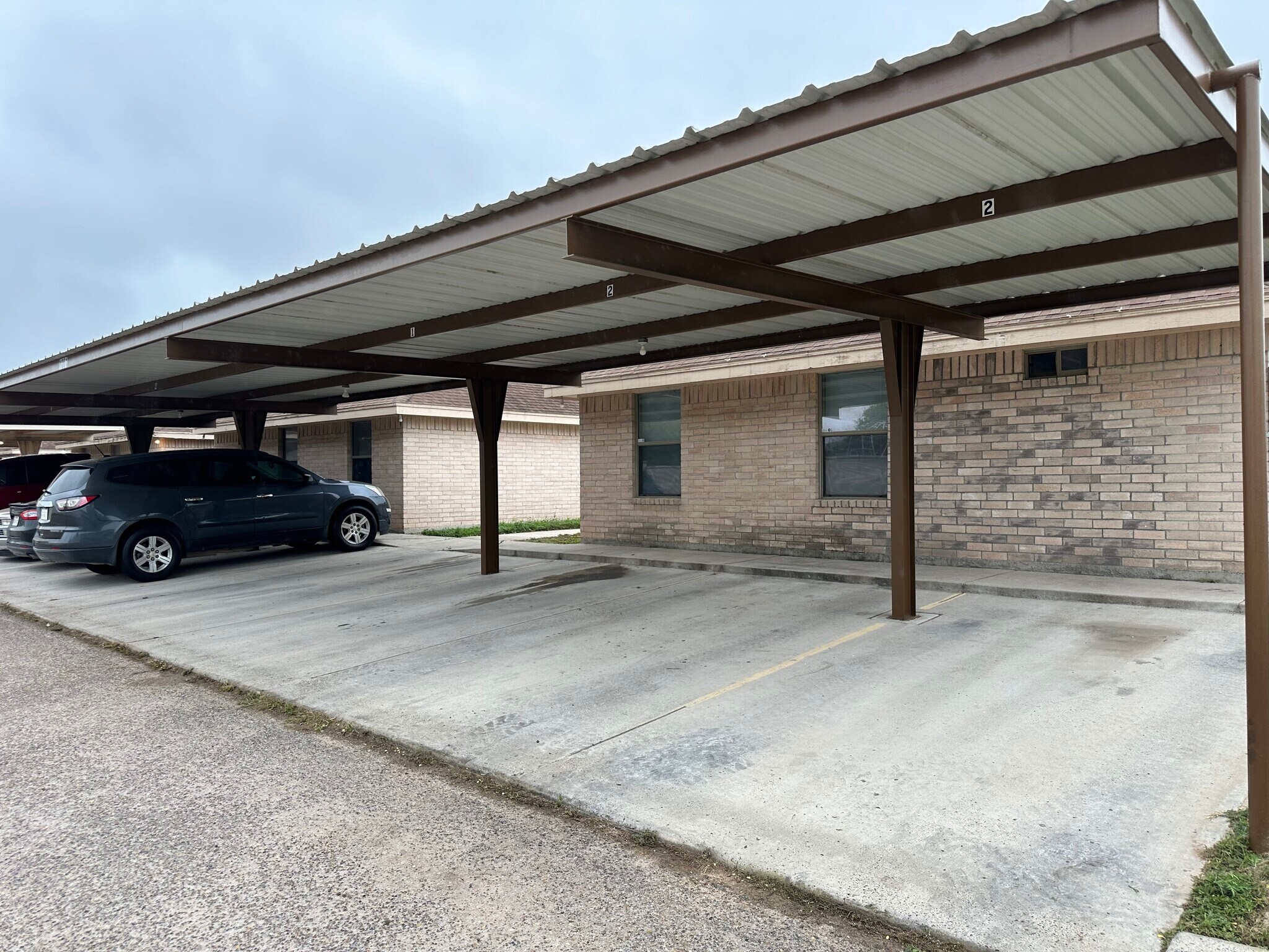 Building Photo - 1003 Cedarwood Dr