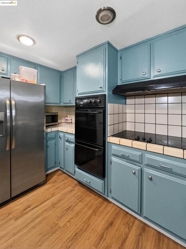 Building Photo - 2322 Peachtree Cir