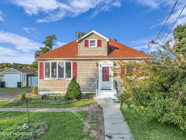 Building Photo - 177 Creek Rd