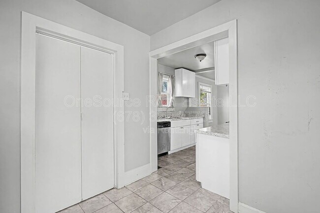 Building Photo - 1895 Markone St NW