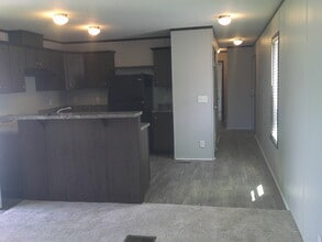 Building Photo - 314 N Green Meadow St SE