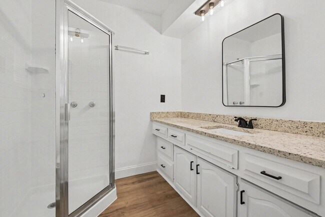 Building Photo - 3407 Tipps Dr