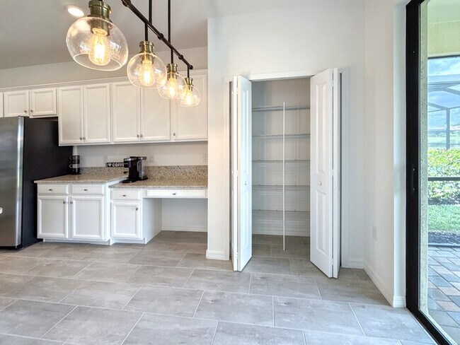 Building Photo - 11305 Shady Blossom Dr