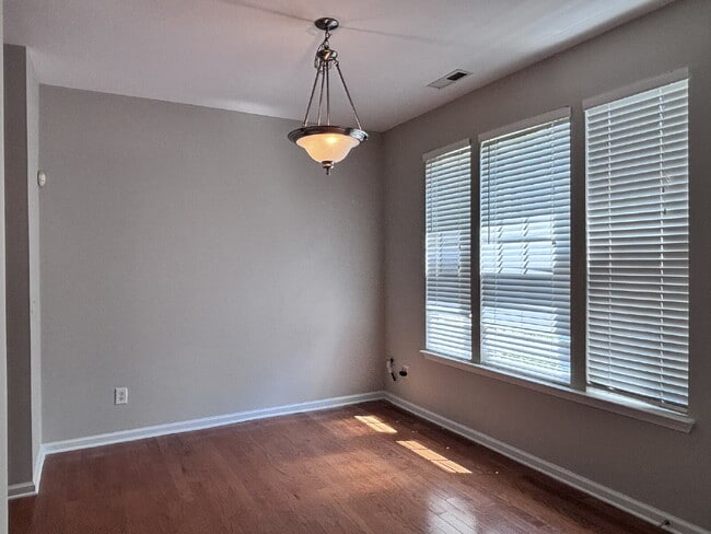 Building Photo - 10106 Raven Tree Dr
