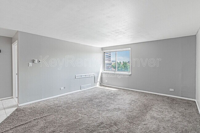 Building Photo - 1366 Garfield St