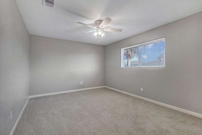 Building Photo - 170 Barracuda St