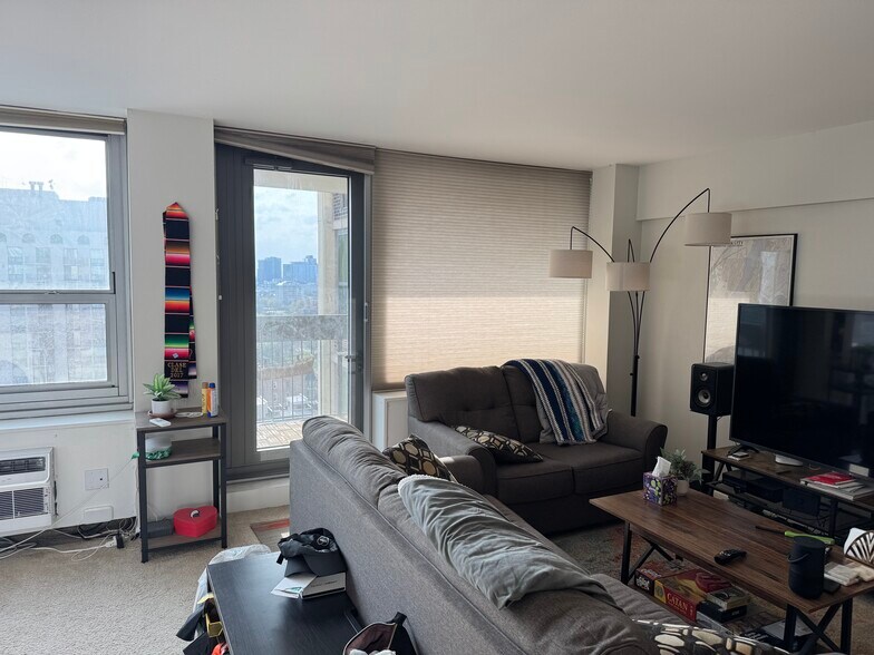 living - 1255 N Sandburg Ter