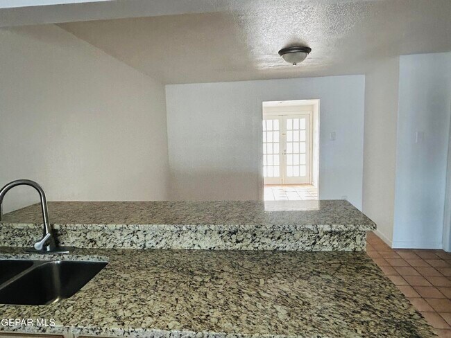 Building Photo - 805 Chile Pl