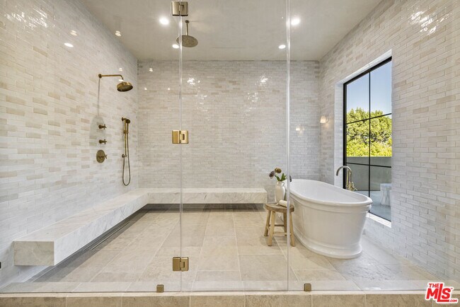 Building Photo - 14273 Greenleaf St