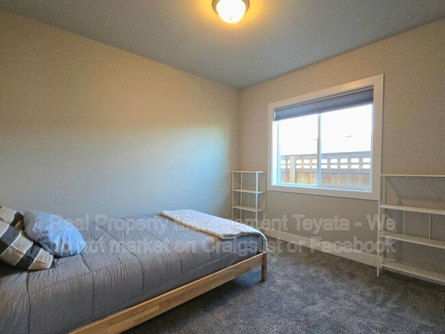 Building Photo - 6211 N Beulah Ave