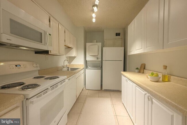 Building Photo - 5500 Holmes Run Pkwy