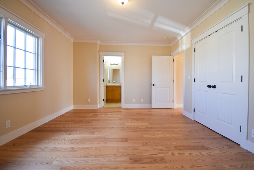 Building Photo - 1705 Palm Ave