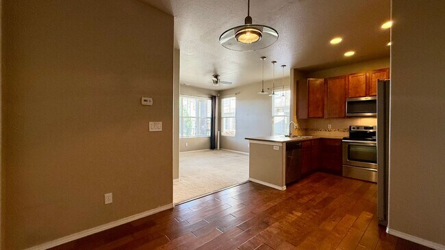 Building Photo - Spacious & Modern 3-Bedroom Townhome in Th...