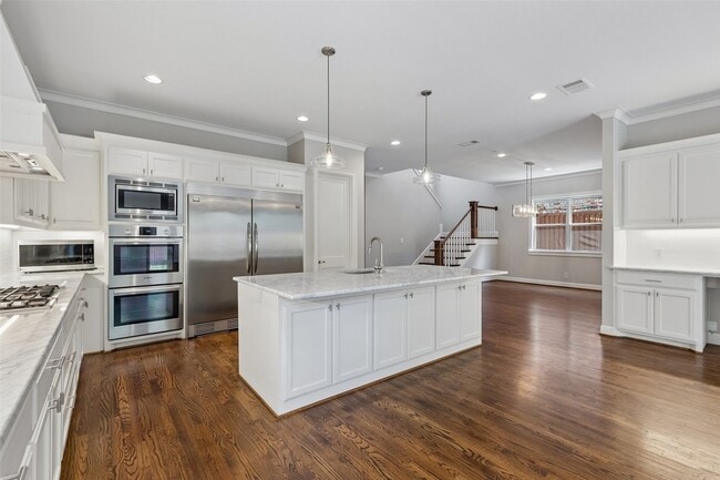 Building Photo - 6030 Vickery Blvd