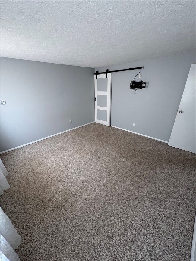 Building Photo - 5 Bramblewood Ln