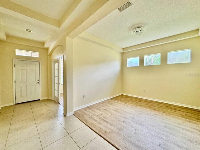 Building Photo - 3989 Windcrest Dr