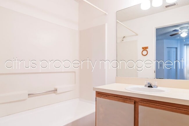 Building Photo - 2569 Grassy Point Dr