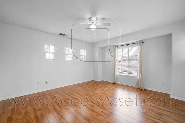 Building Photo - Spacious & Stylish 3 Bed/3.5 Bath Home In Temecula's Harveston Lake Community!