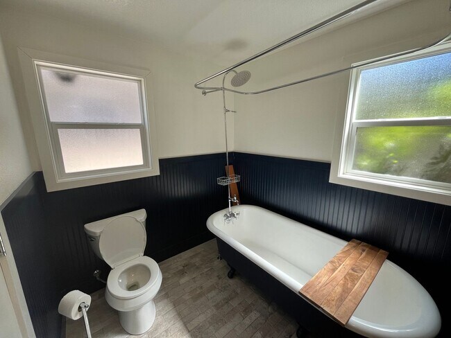 Building Photo - Custom Built 1Bd/ 1Ba home in Piedmont Neighborhood! ~ Skylight, Driveway Parking, Washer/Dryer! ...
