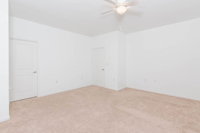 Building Photo - Spacious Condo in Spence Crossing