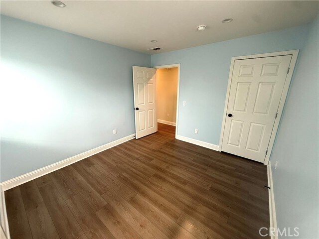 Building Photo - 1334 W 65th St