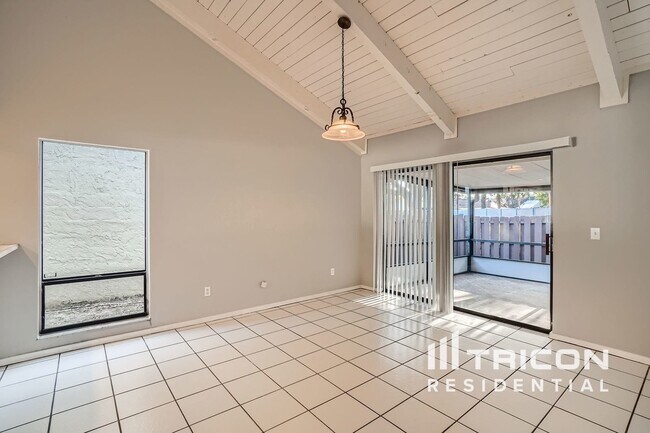 Building Photo - 1032 Weathered Wood Cir