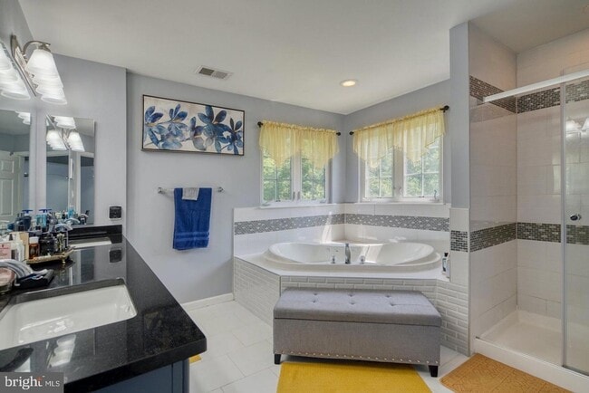 Building Photo - 8314 Sunnybrook Ct