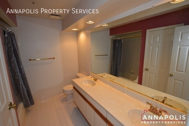 Building Photo - 2707 Summerview Way