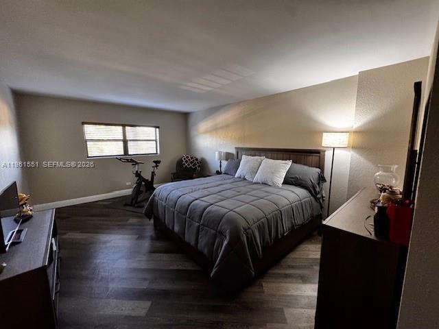 Building Photo - 800 NE 195th St