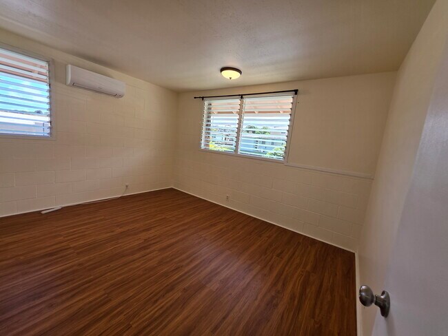 Building Photo - 46-305-305 Hoauna St